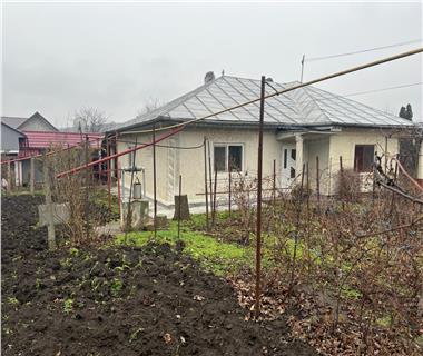 vanzare casa la tara Periferie