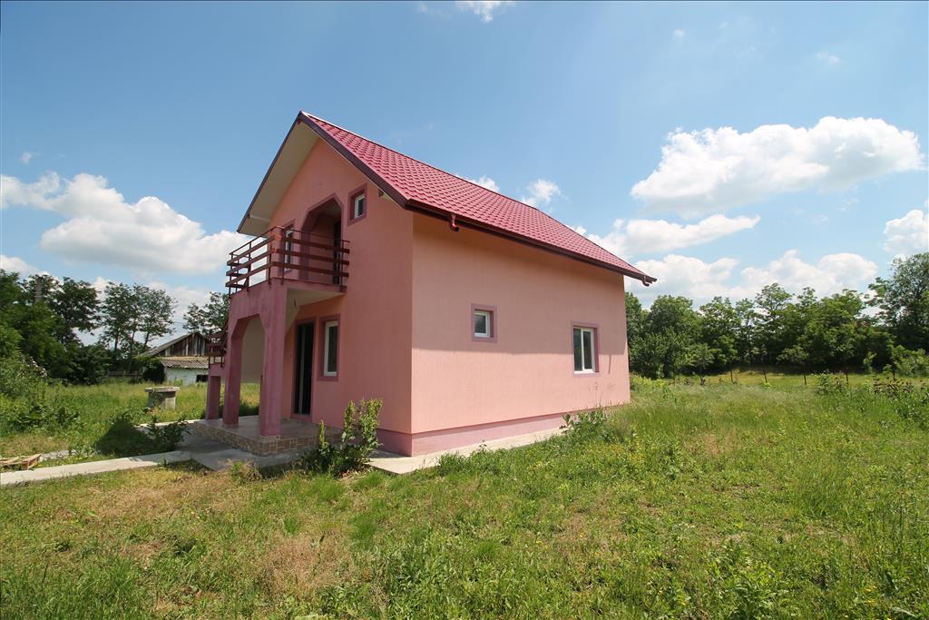 Casa de vanzare la tara Voinesti, 3 camere, 33000 EUR