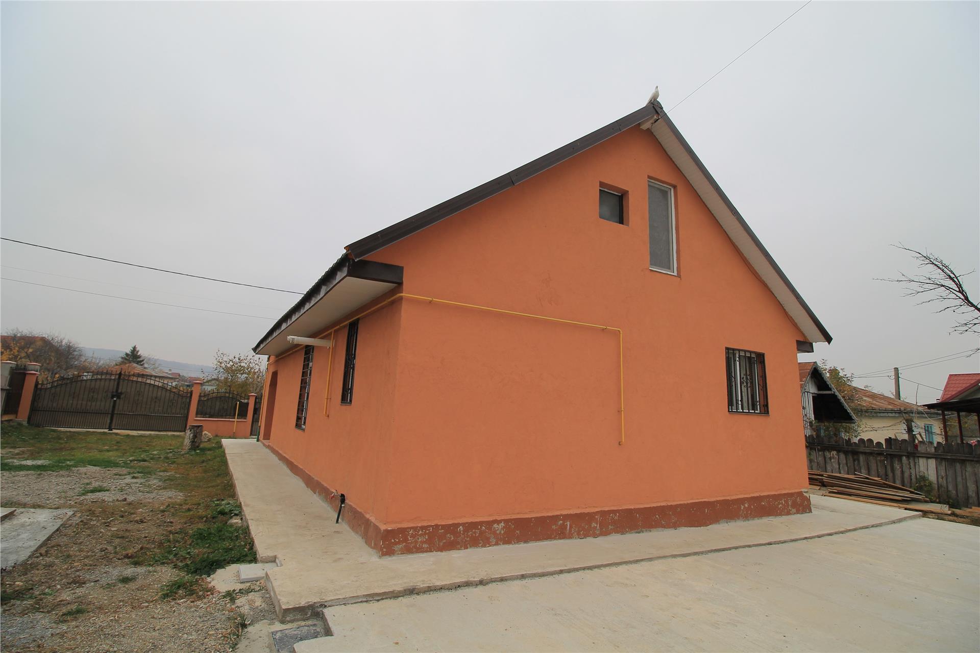 Casa de vanzare la tara Voinesti, 3 camere, 35000 EUR