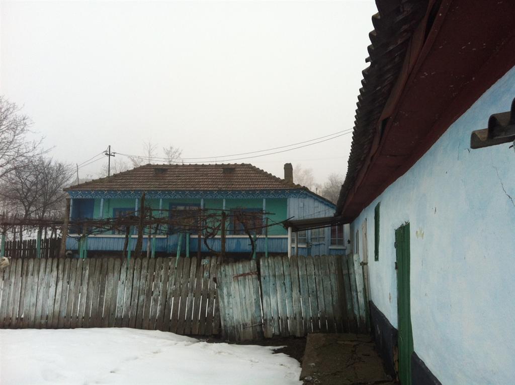 Casa de vanzare la tara Carniceni, 2 camere, 17000 EUR